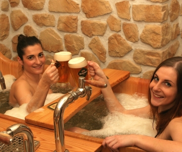 Prag: Bier Spa Bernard mit Bier und Massage Option