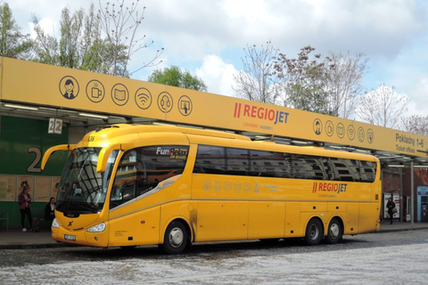 Praag: bustransfer van/naar het centrum van DresdenMet de trein van Dresden Centrum naar Praag