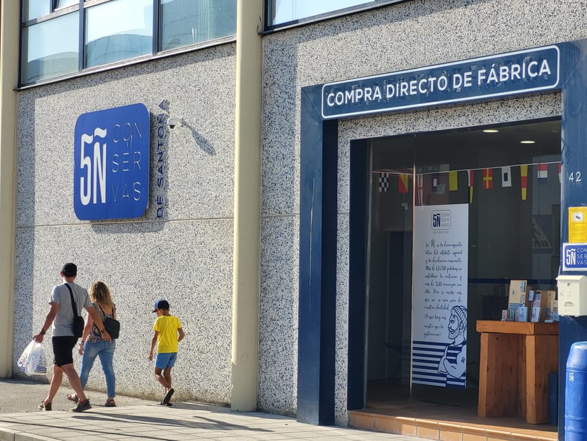 Visita a una fábrica de anchoas de Santoña con degustación