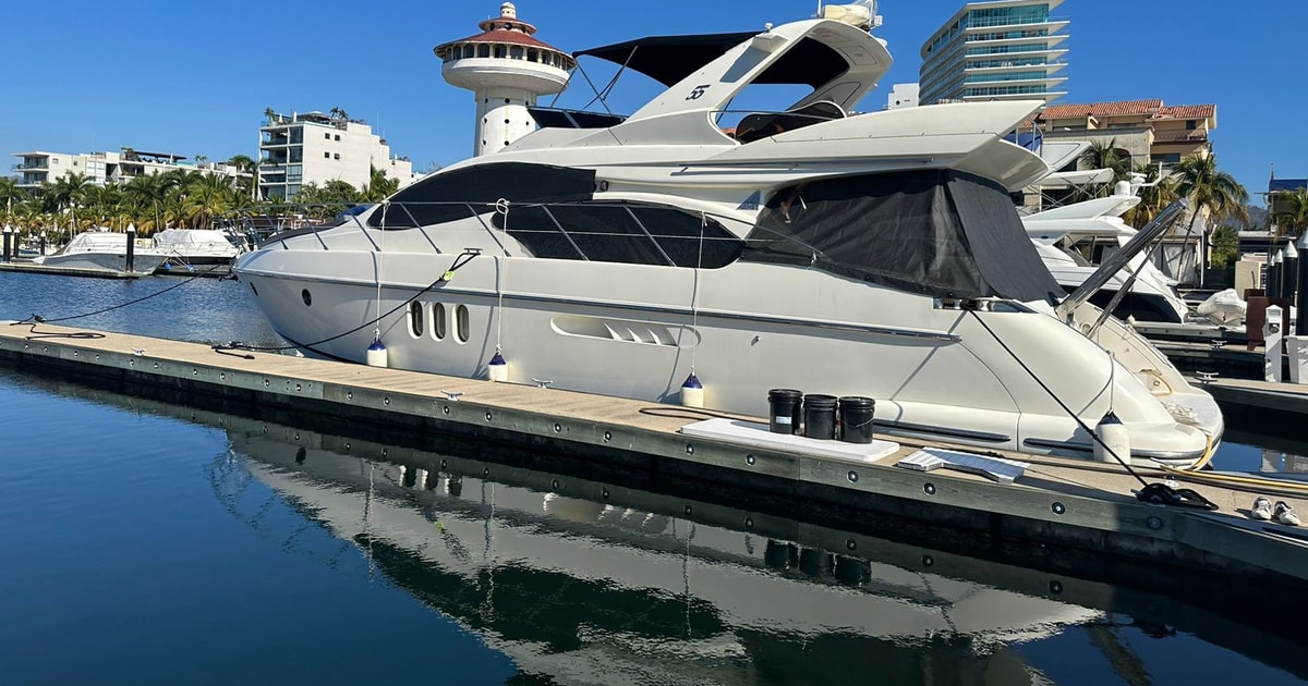 La Cruz Marina: Private Bootstour auf der ChicaVIP 55ft Yacht ...