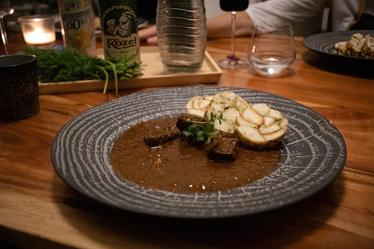 Praag: Tsjechische kookles door Chef Ondrej met markttourPraag: Traditionele Tsjechische kookles met rondleiding over de markt