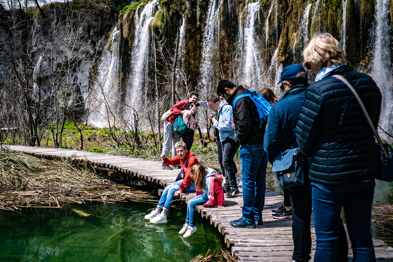 Au départ de Split/Trogir : Visite guidée des lacs de Plitvice en groupeAu départ de Split : Visite de groupe du parc national des lacs de Plitvice