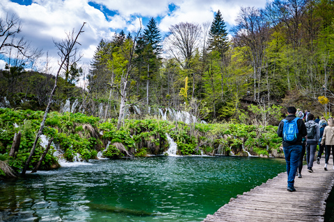 Au départ de Split/Trogir : Visite guidée des lacs de Plitvice en groupeAu départ de Split : Visite de groupe du parc national des lacs de Plitvice