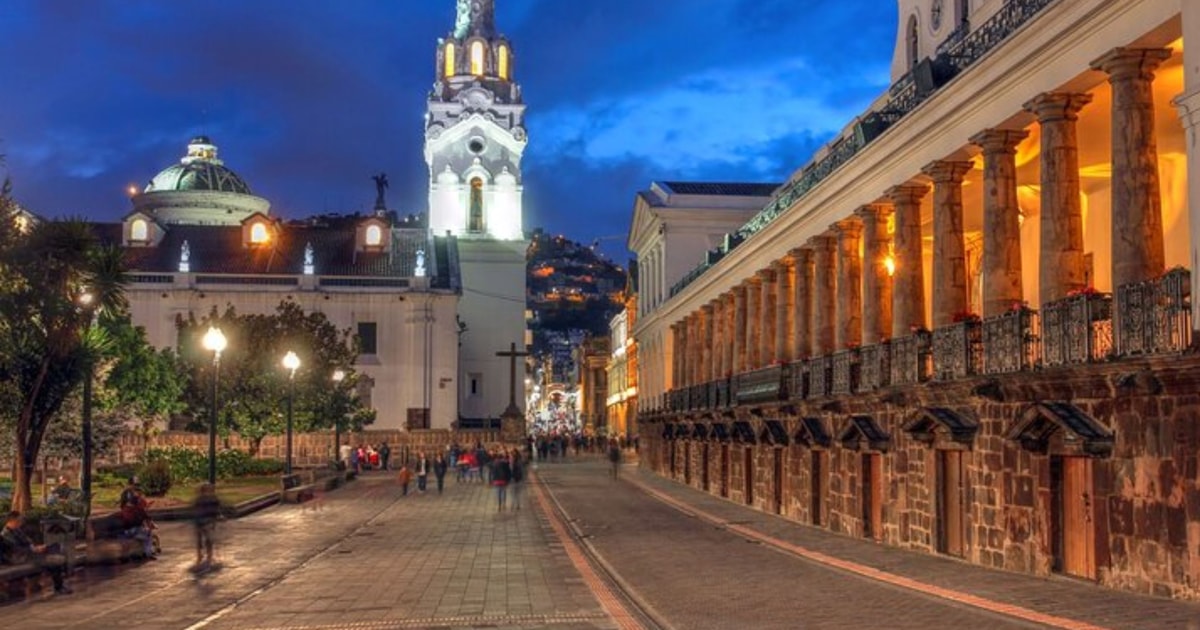 private tour guide quito