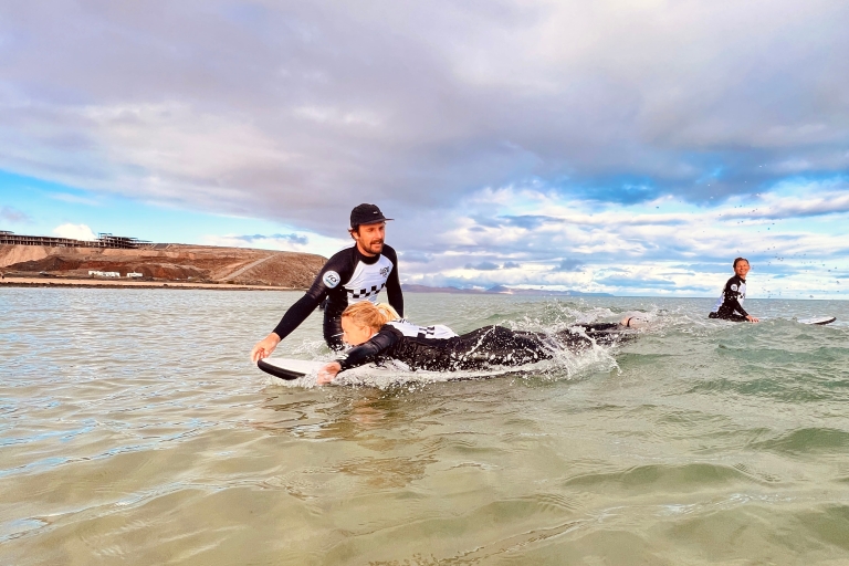 Leçon de surf dans le sud de Fuerteventura -tous niveaux-Leçon de surf en groupe dans le sud de Fuerteventura -tous niveaux-.