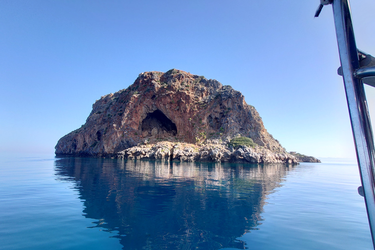 Chania: Boat Cruise to Agioi Theodoroi and Lazaretta Island