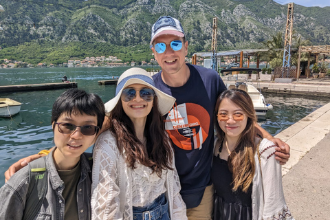 Kotor: viaje en barco a la cueva azul y Mamula con natación y bebidas