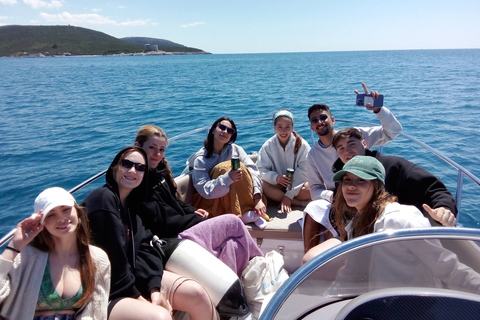 Kotor: viaje en barco a la cueva azul y Mamula con natación y bebidas