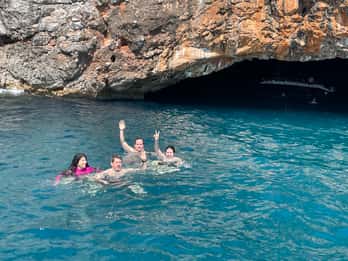 Kotor: Crociera in barca con bagno nella Grotta Azzurra e base sottomarina