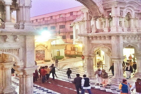 De Agra: Viagem de 1 dia a Mathura e Vrindavan de carroCarro de transporte privado + guia turístico privado