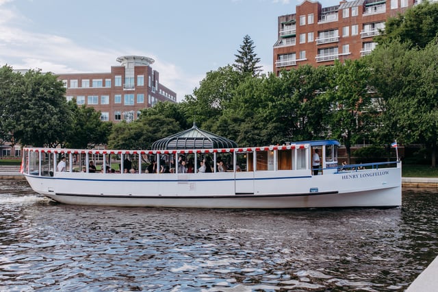 Boston: Charles River Sunset and Cocktail Cruise