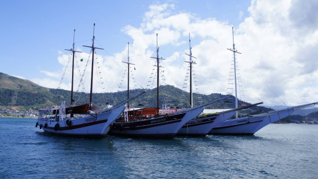 Visit Angra dos Reis Boat Tour in Ilha Grande and Lagoa Azul in Angra dos Reis