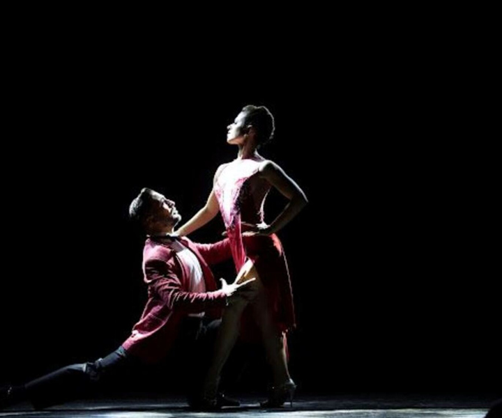 Puerto Iguazú: spettacolo di tango Madero con cena facoltativa