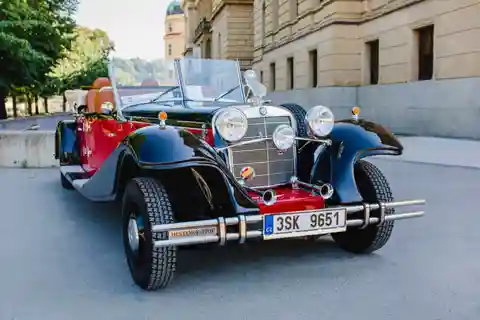 Praag: 120min privétour in oldtimer, tot 6 personen!