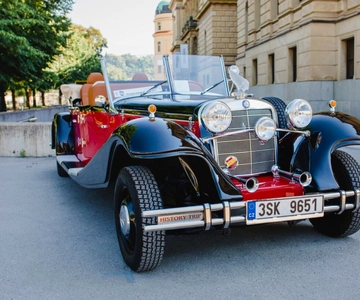 Prague: 1-Hour Private Tour in Vintage Car