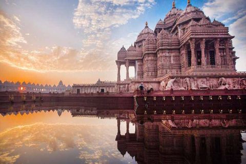 New Delhi & Akshardham Temple Tour with Water and Light Show