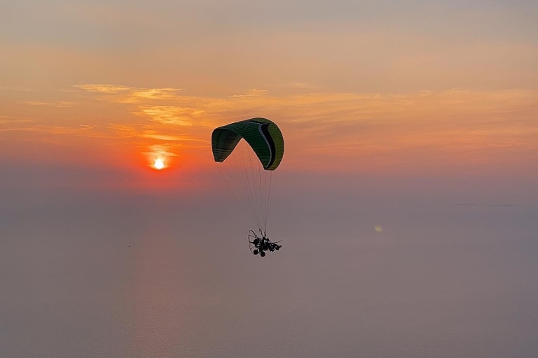 Pattaya: Paramotorvlucht boven de kustlijn van PattayaParamotor zonder video