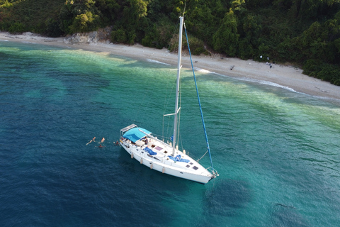 Excursión en velero por la isla de Corfú