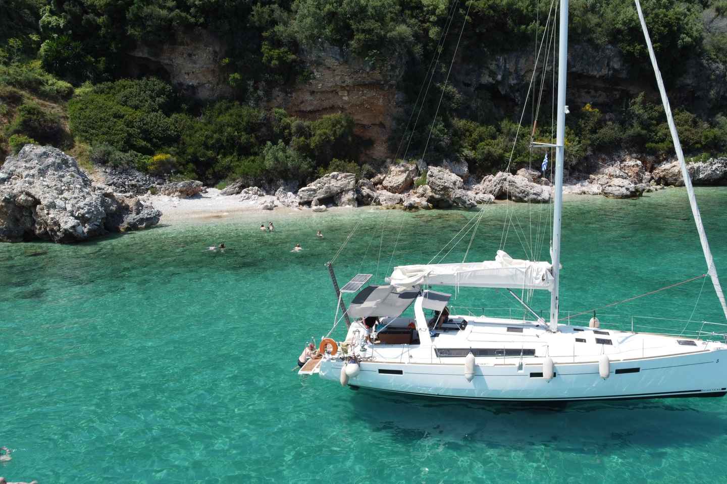 Gouvia: Corfu Island Sailing Trip with Snack and Soft Drinks