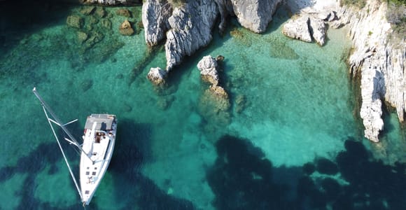 Gouvia: Corfu Island Sailing Trip with Snack and Soft Drinks