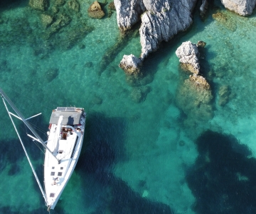 Gouvia: viagem de barco à ilha de Corfu com almoço e refrigerantes