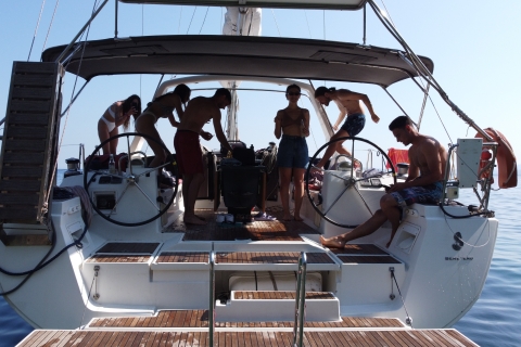 Excursión en velero por la isla de Corfú