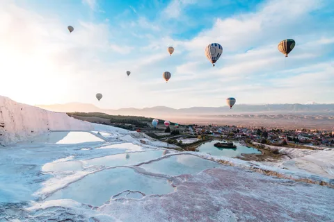 Da Cesme: tour di Pamukkale con giro in mongolfiera