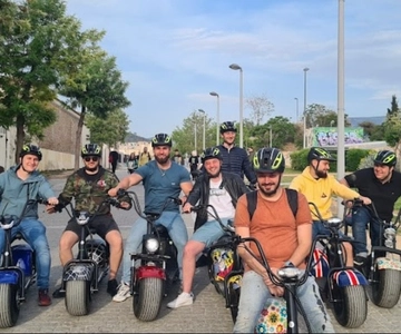 Athens: City Highlights Guided E-Scooter Tour