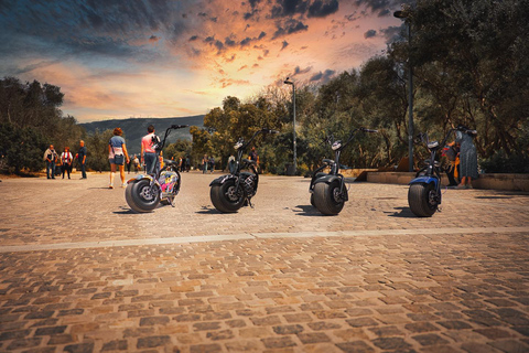 Atene: Tour guidato della città in scooter o in bici elettrica con i punti salienti della città