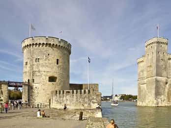 La Rochelle: Private custom tour with a local guide
