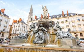 Nantes: Private custom tour with a local guide