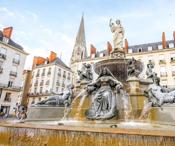 Nantes: Private custom tour with a local guide