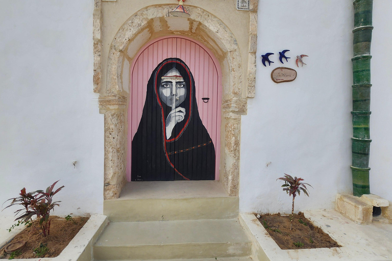 Samodzielna przejażdżka hulajnogą elektryczną po HoumetSouk: wolność gwarantowana!Przejażdżka hulajnogą elektryczną w HoumetSouk: wolność gwarantowana!