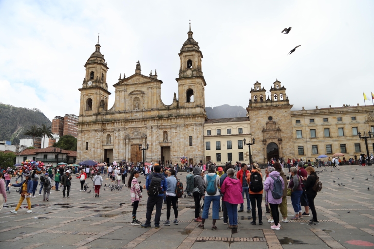 Kolumbien-Konflikt-Wanderung: Krieg und Frieden