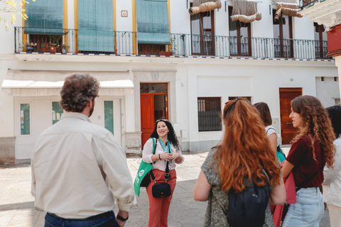 Seville: Guided Walking Tour with Alcazar &amp; Cathedral Access