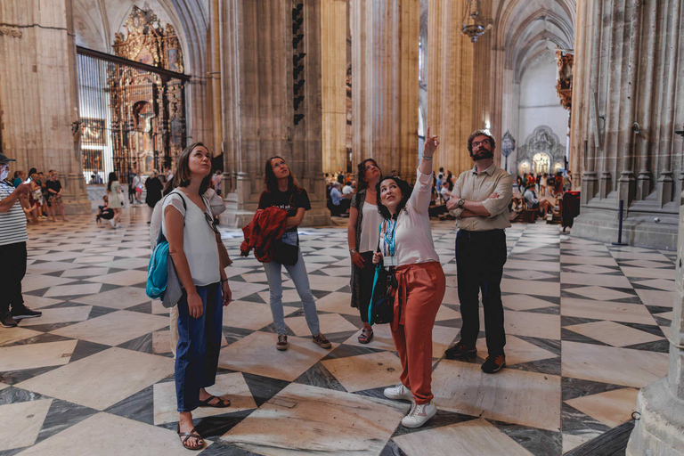 Sevilha: Excursão a pé guiada com acesso ao Alcazar e à Catedral