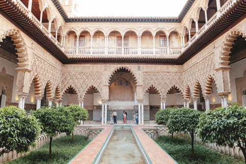 Sevilla: Visita guiada a pie con acceso al Alcázar y la Catedral