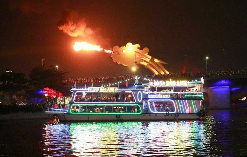 Дананг: круиз по реке Хан ночью с танцевальным представлением