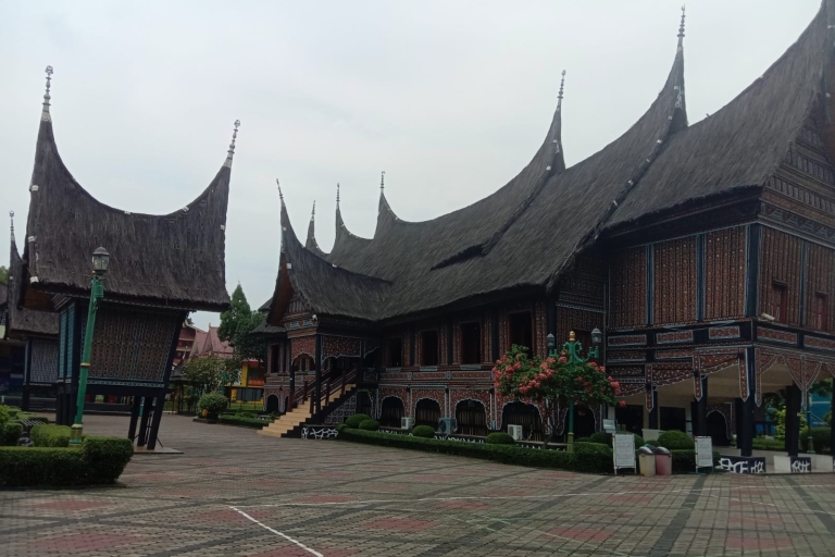 Visite de l'Indonésie en miniature dans un parc et des points forts de Jakarta