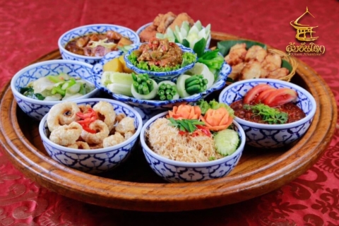 Khum Khantoke Chiang Mai: Northern Thai Cuisine and Show Khantoke Dinner: Standard