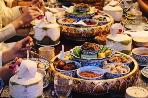 Khum Khantoke Chiang Mai : Cuisine et spectacle thaïlandais du nordDîner Khantoke : Spécial