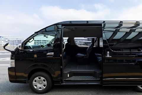 Haneda Airport: Private One-Way Transfer to/from Yokohama Haneda Airport to Yokohama