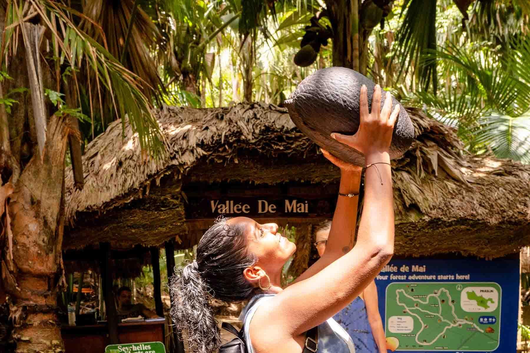 Praslin: Vallee de Mai Geführte Wanderung mit Transfer