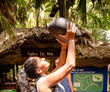 Praslin: Vallee de Mai Guided Hike with Transfer