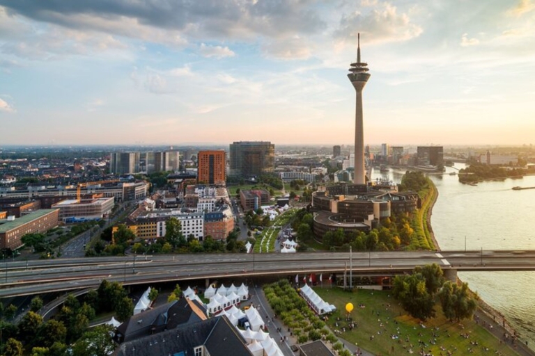 Düsseldorf: Visita privada personalizada con guía localRecorrido a pie de 4 horas