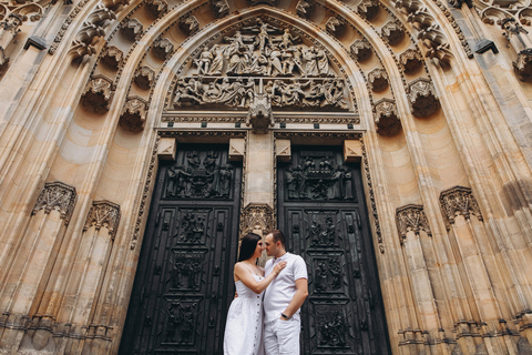 Praga: Servizio fotografico professionale al Castello di PragaVIP (50 foto modificate professionalmente)