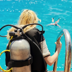 Hurghada: Diving & Snorkeling Boat Tour with Lunch & Drinks