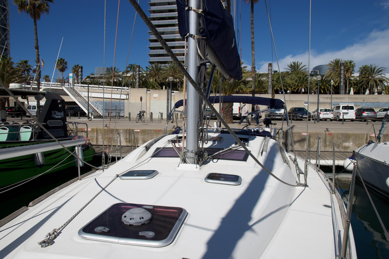 Barcelona: Exclusive Private Sailing Boat Cruise Barcelona: 2h Exclusive Sailing Boat Private Cruise
