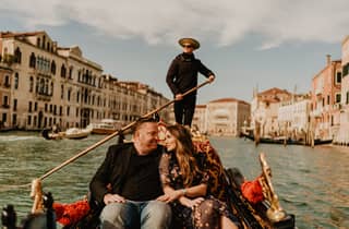 Venedig: Private Gondelfahrt mit professionellem Fotografen