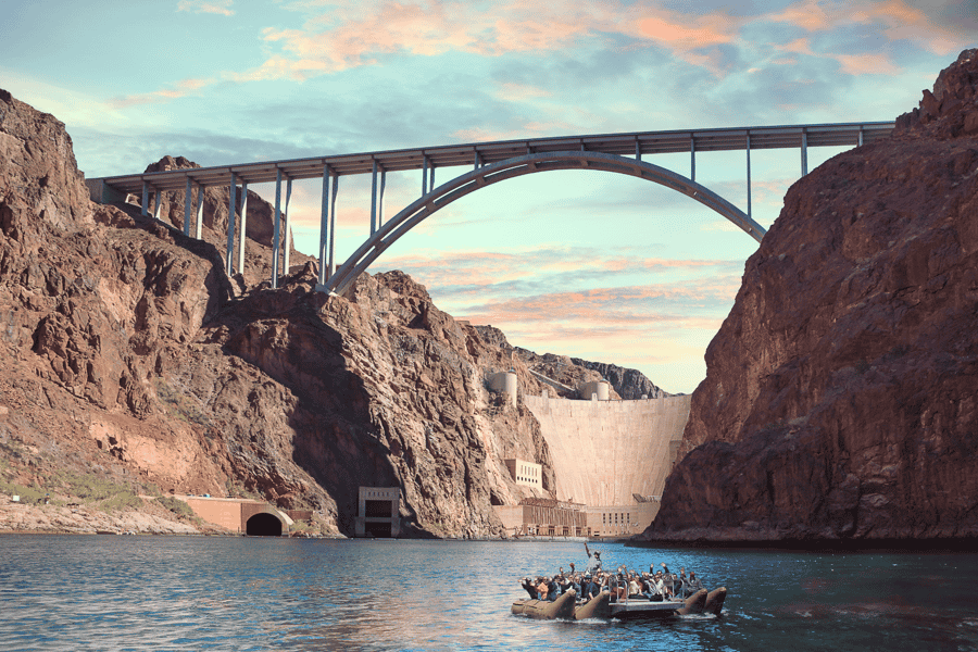 Hoover Dam Rafting Abenteuer. Foto: GetYourGuide Hoover Dam Rafting Abenteuer. Foto: GetYourGuide